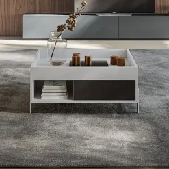 Tavolino con piedini in metallo verniciato Ginta linea Contact disponibile in vari colori
