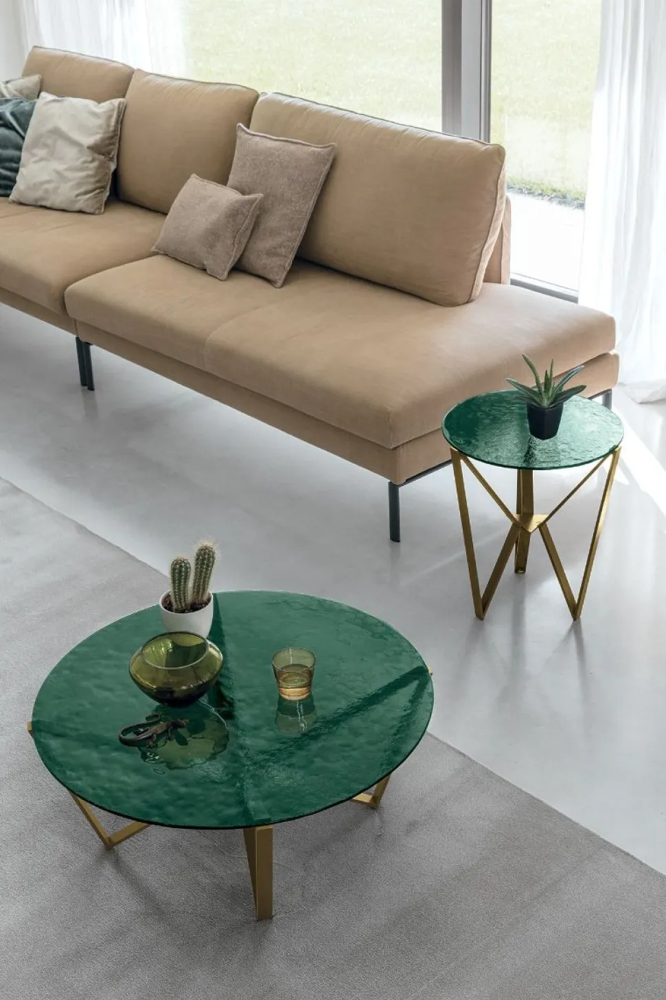 Tavolino da salotto Spider disponibile in vari colori