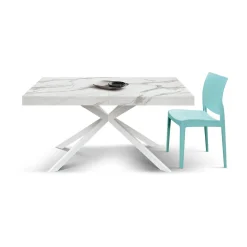 Tavolo allungabile con base a stella in metallo e piano in nobilitato Marmo Bianco Statuario