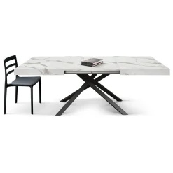 Tavolo allungabile con base incrociata in metallo e Piano in nobilitato effetto Marmo Bianco Statuario