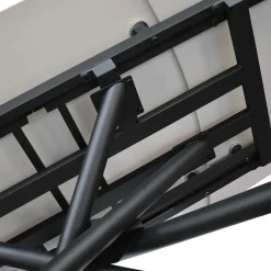 Tavolo Allungabile con base Metallo arrotondata e piano Ceramica Bianco Statuario in 2 misure