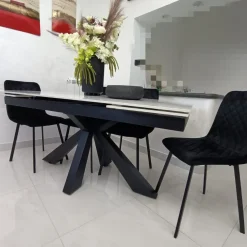 Tavolo allungabile con piano in ceramica finitura bianco statuario Ecate