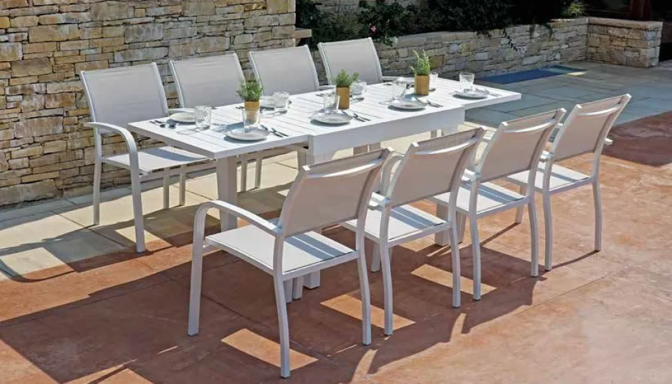 Tavolo da giardino allungabile Capannori disponibile in 3 colori