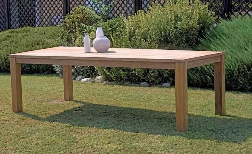 Tavolo Fisso da Esterno Giacarta in Teak Riciclato disponibile in 2 Misure