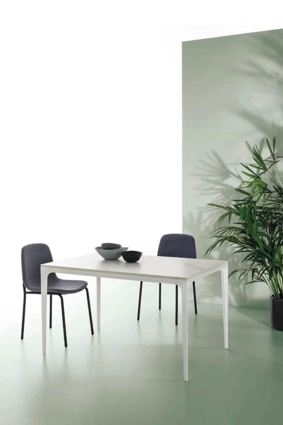 Tavolo fisso Mercury disponibile in 3 misure e vari colori