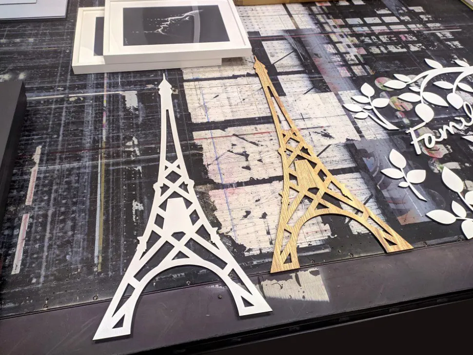 Torre Eiffel, Parigi, in legno mdf effetto legno chiaro altezza 1,2 metri