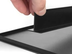 Vassoio estraibile regolabile con chiusura soft per armadi disponibile in 2 colori e 3 misure